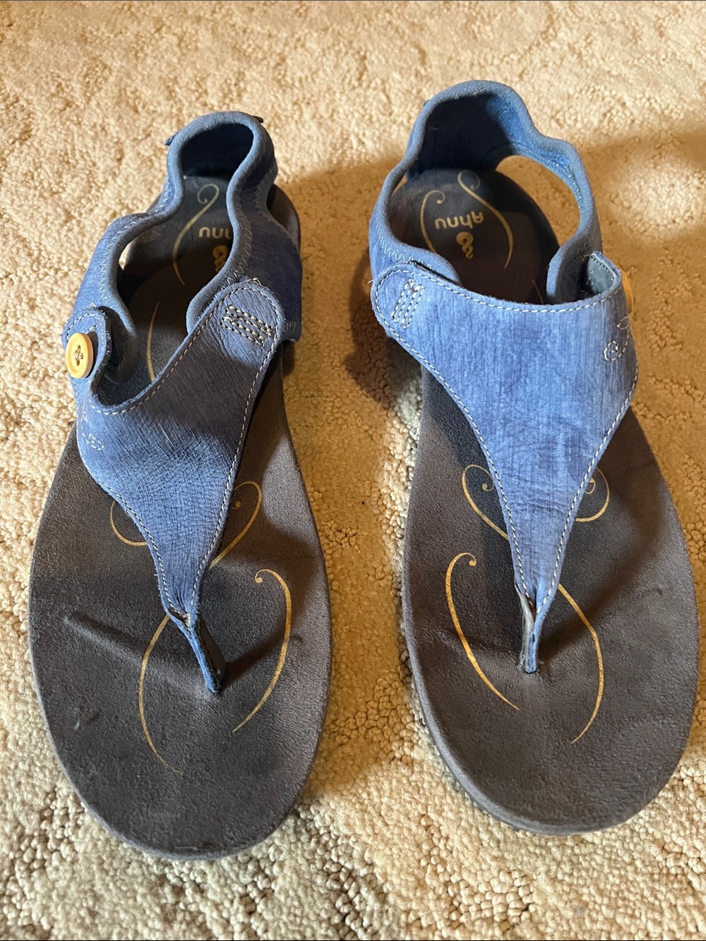 Women’s Blue Denim Thong Sandals 8.5 size